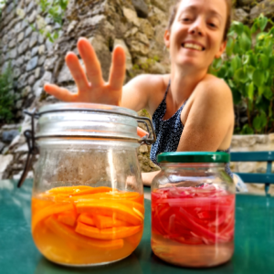 Heloise-cheffe-cuisine-vegetale-pickles